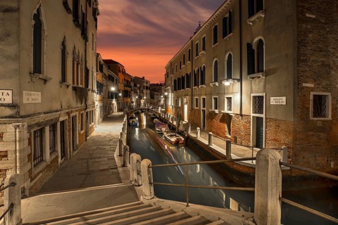 Quiet evening mood on a side canal in the Dorsodoro district, Venice, Veneto, Italy