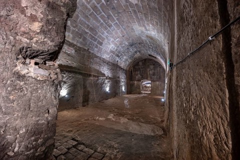 Historic rock cellar, laid out in the 17th century, market square, Lauf an der Pegnitz, Middle