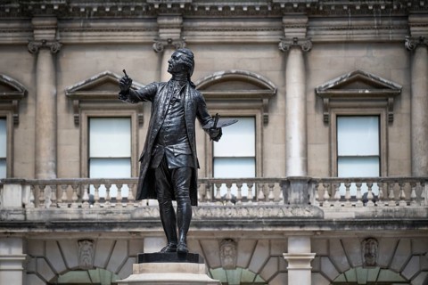 Statue of Sir Joshua Reynolds in the courtyard of the Royal Academy of Arts, Art Gallery and Art