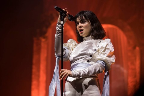 Abigail Morris, singer of The Last Dinner Party live at the Berlin velodrome on 22.02.2026