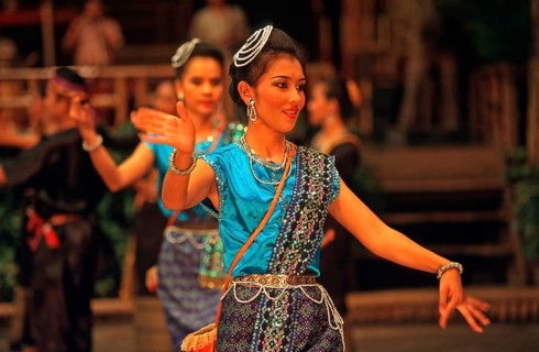 Performance of traditional dances in the Rose Garden near Bangkok, Thailand, December 2002,