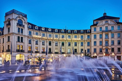 Square, historic commercial building, Karlsplatz roundel, neo-baroque style, architects Gabriel von