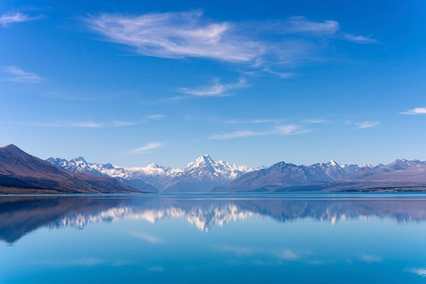 Landscape with mountain and lake. Lake Pukaki and Mount Cook. Aoraki Mount Cook National Park,
