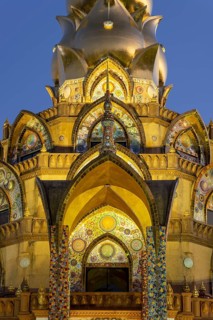 Main chedi (Phra That) decorated with over 5 million colourful mosaic stones and ceramic pieces, at