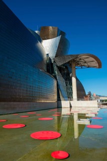 Guggenheim Museum Bilbao, architect Frank O. Gehry, Bilbao, Basque Country, Spain