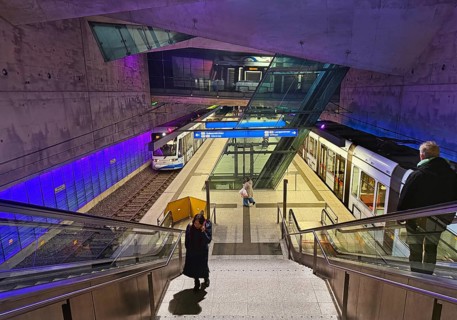 Stadtbahnstation Rathaus Süd, column-free subway station with a reinforced concrete folding