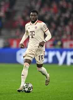 Alphonso Davies Bayern FC Munich FCB (19) Action on the ball UEFA Champions League Allianz Arena,