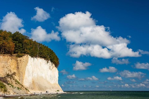 View of chalk cliffs in Jasmund National Park on Rügen, Sassnitz, Rügen, Mecklenburg-Western
