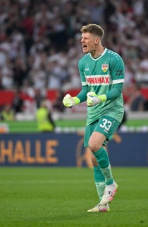 Goal celebration Goalkeeper Alexander Nübel VfB Stuttgart (33) Gesture Gesture MHPArena, MHP Arena