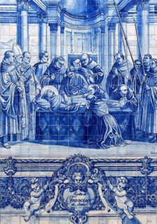 Capela das Almas de Santa Catarina, exterior façade with azulejo tiles depicting the death of Saint