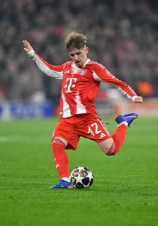 Lennart Karl Bayern Munich FCB (42) Action on the ball Football, Champions League, Allianz Arena,