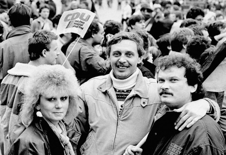 Dresden, DEU - 16.09.1990 - Saxon CDU campaign rally in Dresden, CDU supporters, Dresden, Germany