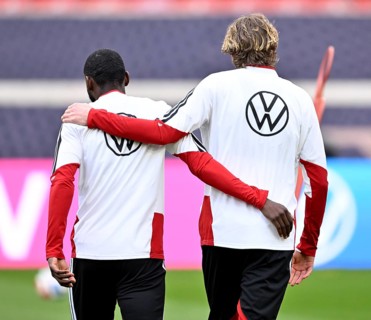 Antonio Rüdiger GER (02) arm in arm from behind with Nick Woltemade GER 11 Football, training