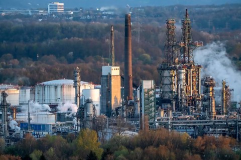 Ruhr Oel GmbH, BP Gelsenkirchen Refinery, in GE-Horst, production of products from mineral oil,
