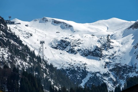 View of the Nebelhorn ski area, back left station Höfatsblick der Nebelhornbahn, Oberallgäu,