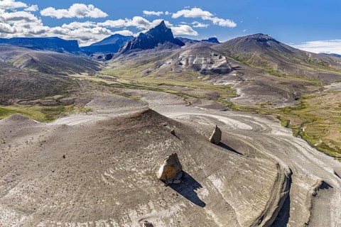 Road Ruta 41, gravel road, arid landscape, Mt. Cerro Boleadoras, volcano-shaped rock formation, Los