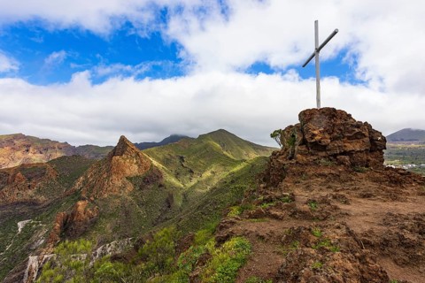 Mountain hike over Santiago to Montana de Guama, view to Risco Blanco, Tenerife, Canary Islands,
