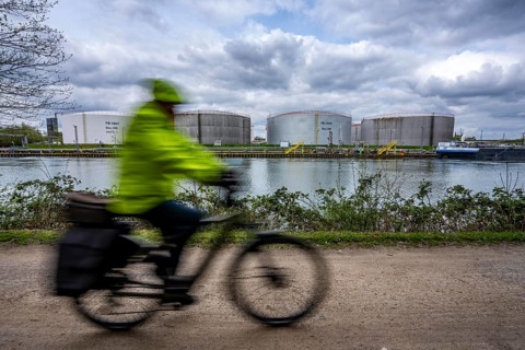 Ruhröl refinery, BP Gelsenkirchen, now BP Refining & Petrochemicals GmbH, tanks and plant in