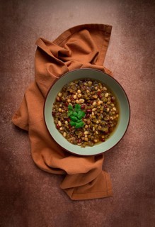 Bean soup, traditional Mexican cuisine, bean soup, beans, peas