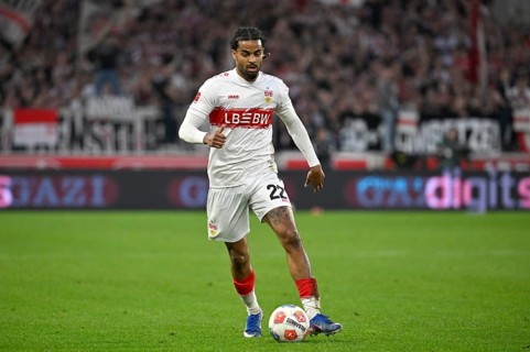 Lorenz Assignon VfB Stuttgart (22) Action on the ball Football Bundesliga, MHPArena, MHP Arena