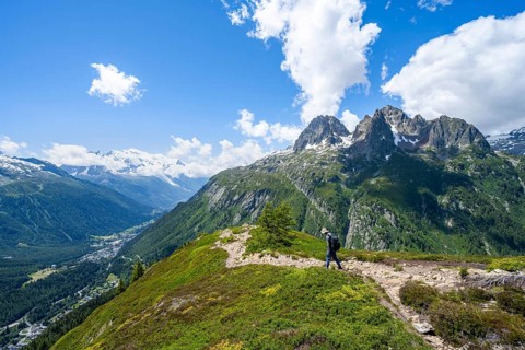 Mountaineers on hiking trail, mountain panorama with glaciated mountain peaks, Mont Blanc, Aiguille