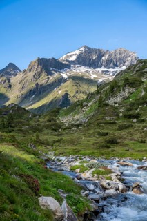 Mountain landscape with mountain stream Zemmbach, behind mountain peak Kleiner Mörcher, Berliner