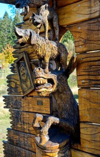 Sculpture The Bremen Town Musicians, chainsaw art in the open-air museum for wooden sculptures