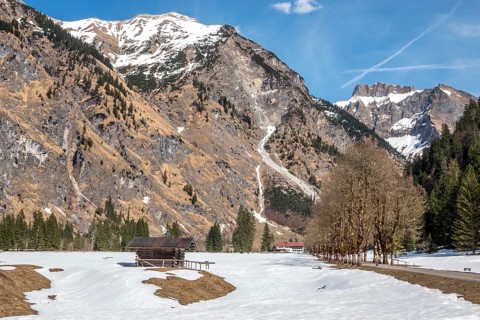 Oytalstraße, Oytal, behind scratches and mountains of the Allgäu Alps, Oytalhaus, Oberstdorf,