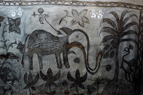Khovar art (Hazaribagh district, Jharkhand, India) . The Sohraï and Khovar art are art forms