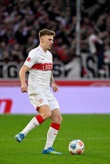 Finn Jeltsch VfB Stuttgart (29) Action on the ball Football Bundesliga, MHPArena, MHP Arena