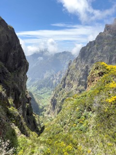 PR1 hiking trail from Pico Arieiro to Pico Ruvio, Madeira, Portugal
