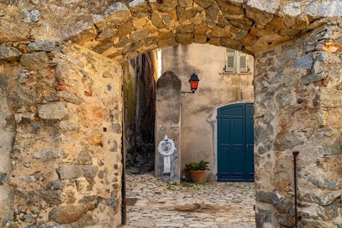 Narrow alleys in the artists' village Pigna, Balagne, Corsica, France