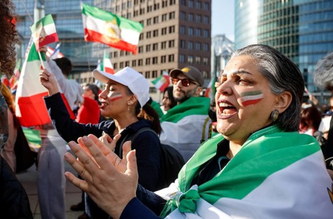 Iranians demonstrate on the day of the US and Israeli attack on Iran in Berlin, 28.02.2026. People