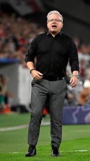 Coach Lars Friis AC Sparta Praha Prague on the sidelines, Champions League, MHPArena, MHP Arena