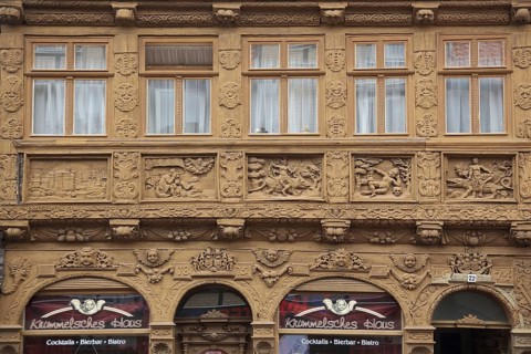 Krummelsches Haus, house façade with wood carvings, figures, ornaments, handicrafts, half-timbered