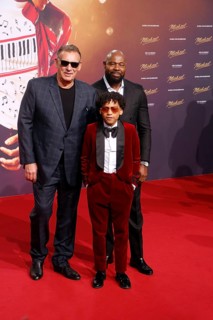 Graham King, Juliano Valdi and Rgisseur Antoine Fuqua at the world premiere of the movie Michael on