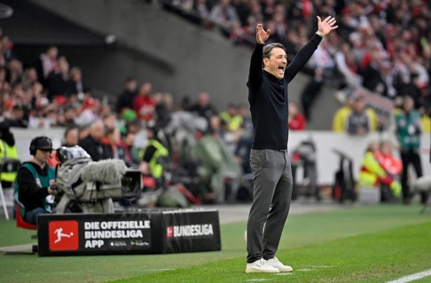 Coach Niko Kovac Borussia Dortmund BVB gesture on the sidelines TV camera soccer Bundesliga,
