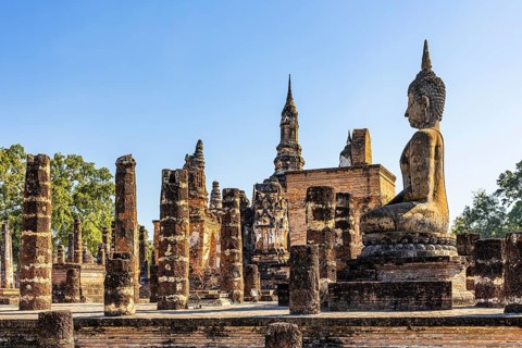 Historic Buddhist temple complex Wat Mahathat, historical park, Sukhothai, Sukhothai province,