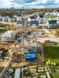 New-build neighbourhood, around 140 detached and semi-detached houses being built in the south of