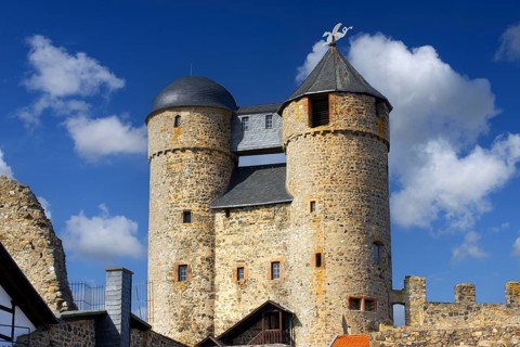 Montage, photomontage, (M), Germany, Hesse, Greifenstein, Glockenwelt, Greifenstein Castle, tower