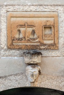 Wall panel, stone, wall, sign symbol, scale, sieve, gate, mill, grain, miller, head, cap, Provence,