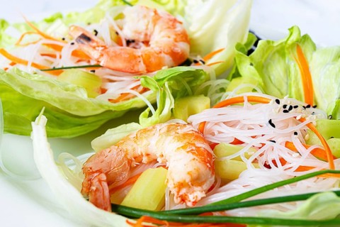 Vietnamese salad, glass noodles, with vegetables and shrimp, no people