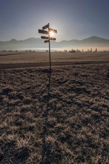 Signpost, signpost, hoarfrost, sun, backlight, mountain landscape, winter, Loisach-Lake Kochel