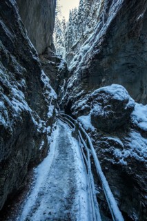 Winter, snowy landscape, hiking trail through the Breitachklamm gorge near Oberstdorf, Oberallgäu,