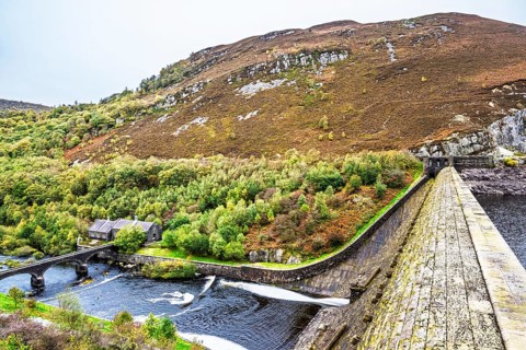 Caban Coch Dam, Elan Valley, Caban-Coch Reservoir, Rhayader, Wales, UK