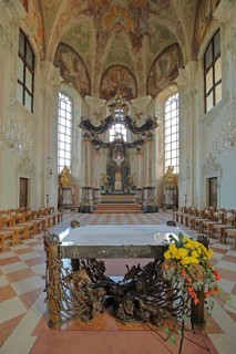 Chancel with altar, Interior view, Baroque, Decorations, Ceiling fresco by Giuseppe Appiani, Arts
