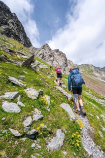 Two mountaineers on a hiking trail, ascent to the Prägrater Törl, Lasörling Group, Hohe Tauern