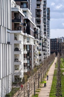 Modern residential neighbourhood along Toulouser Allee, high-rise buildings with flats and offices,