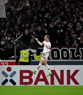 Goal celebration Chris Fuehrich VfB Stuttgart (27) Advertising hoarding Targo Bank, MHPArena, MHP