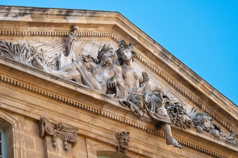 Gable, granary, depiction, Rhone, Durance, male, female, sculpture, façade, Bouches-du-Rhône